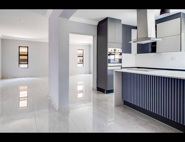 4 BEDROOM HOUSE FOR SALE IN RUIMSIG